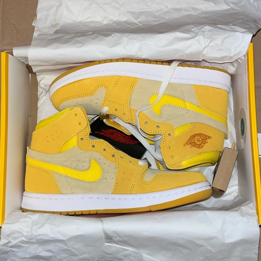 Jordan 1 high w Air Zoom cmft 2
Brand new - Picture 8 of 16